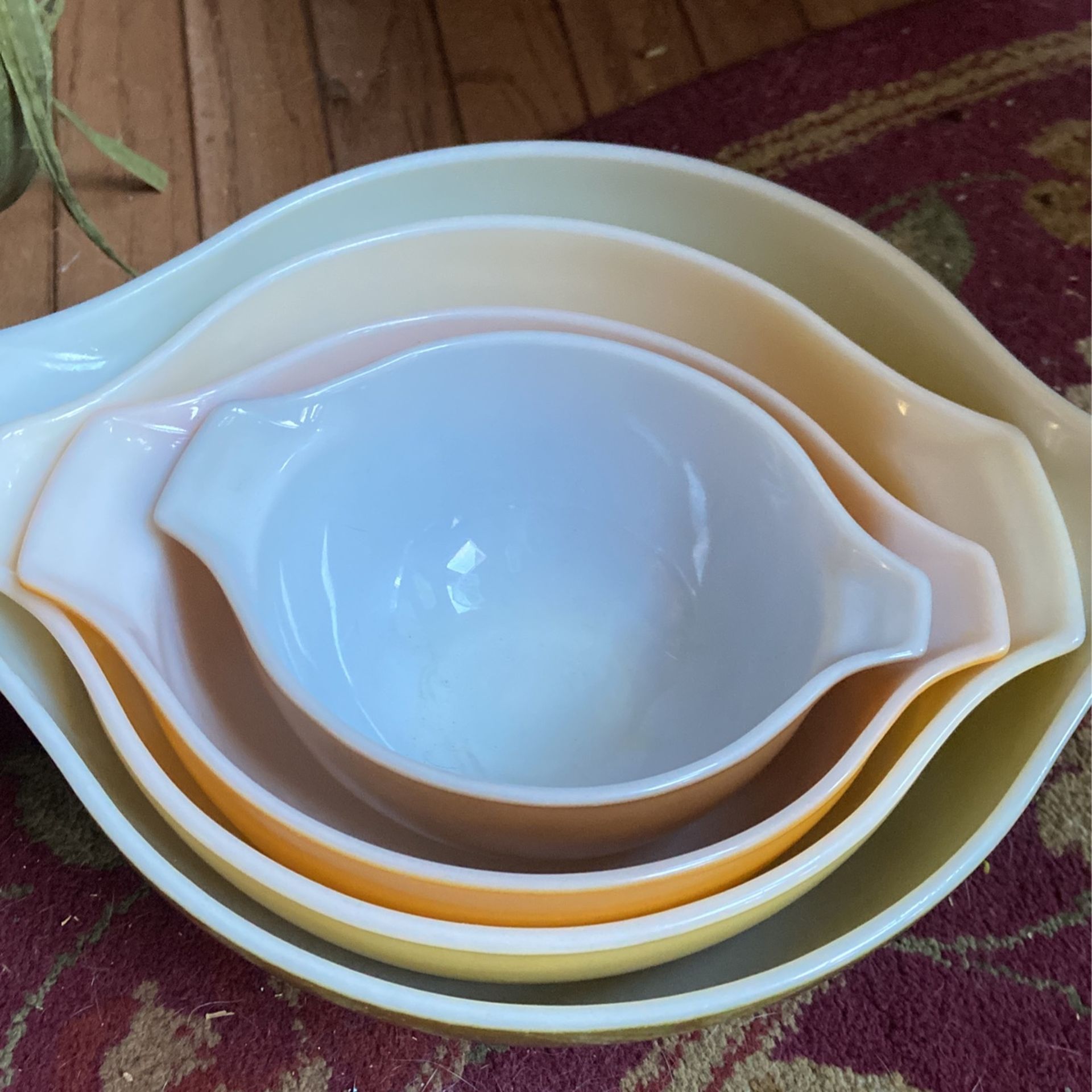 Vintage Pyrex Mixing Bowls 