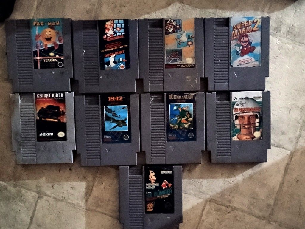 19885 Pal NES Games All But One Is Original And Most Are 5 Screws Also Has 3 DS Games Mario Kart Wario Master Of Disguise And Sonic Advent8