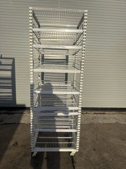Pastry rack on castors