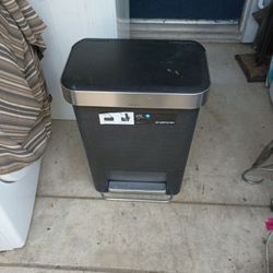 Trash Can 