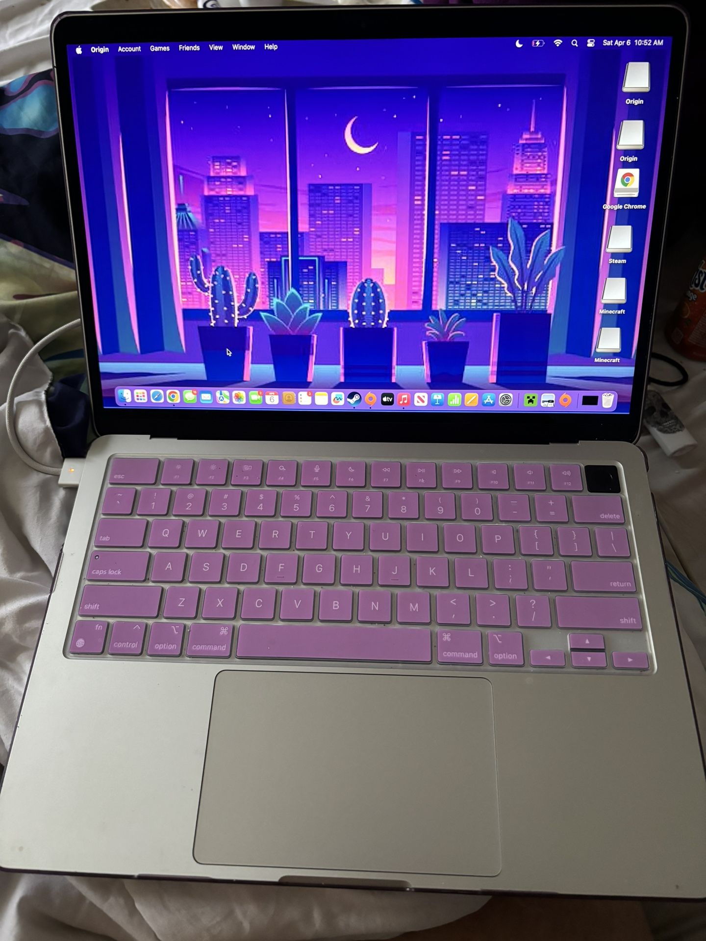 Apple MacBook Pro - Lightly Used/Like New