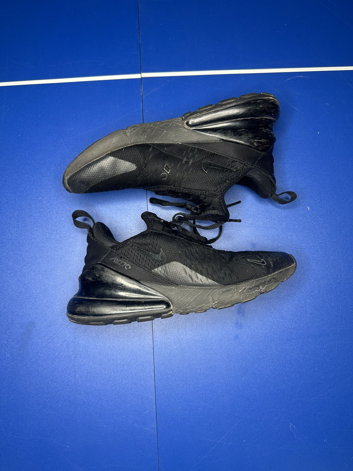 AIR MAX 270 TRIPLE BLACK Sz 6Y LIGHTLY USED/NO BOX