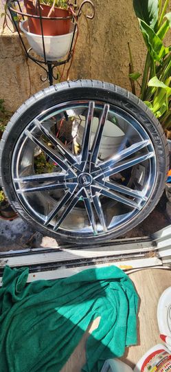 4 RIMS 3 TIRES!!