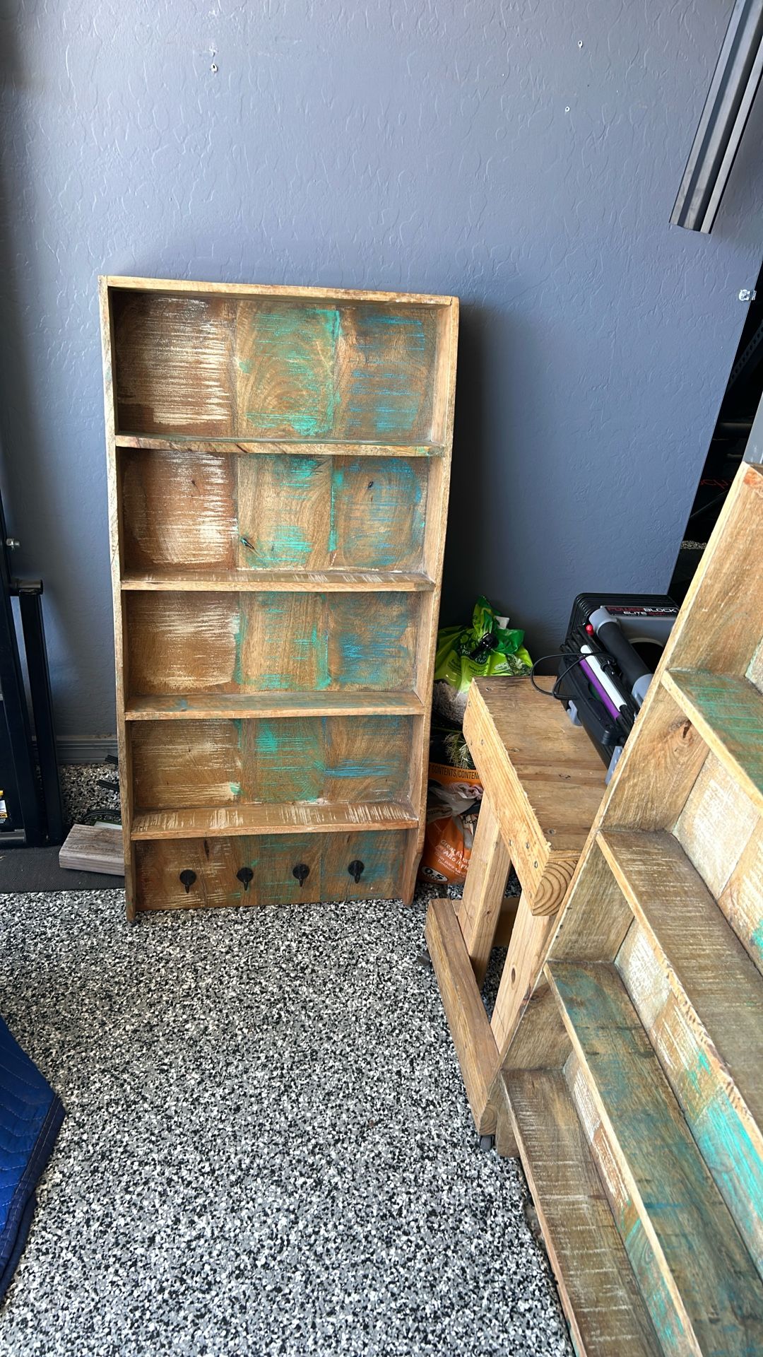 Shelfs With 4 Cast Iron Hooks