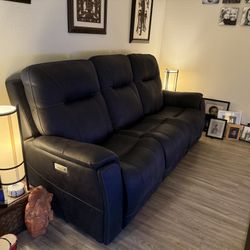 Kingston 3 Power Sofa