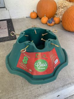 CHRISTmas tree 🎄 stand