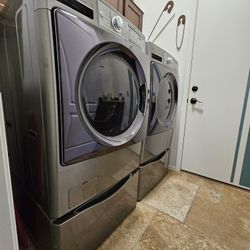 Kenmore Elite Washer/Dryer with Pedestals