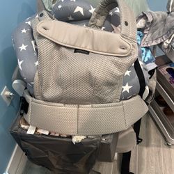 Free Baby Carrier Momcozy