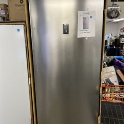 Element 21.0 cu. ft. Upright Convertible Freezer / Refrigerator – Stainless Steel