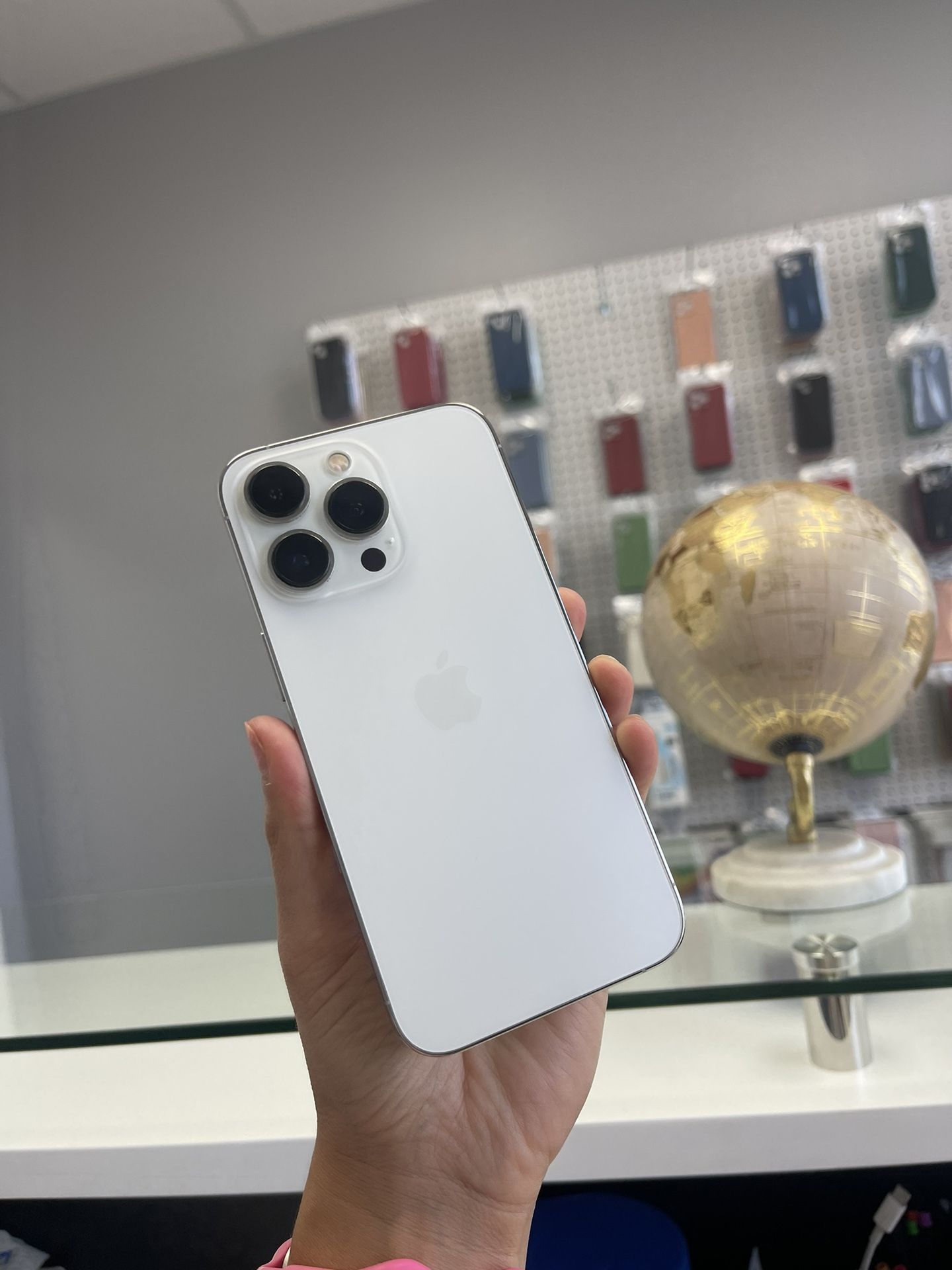 iPhone 13 Pro unlocked silver 128Gb Battery 85%