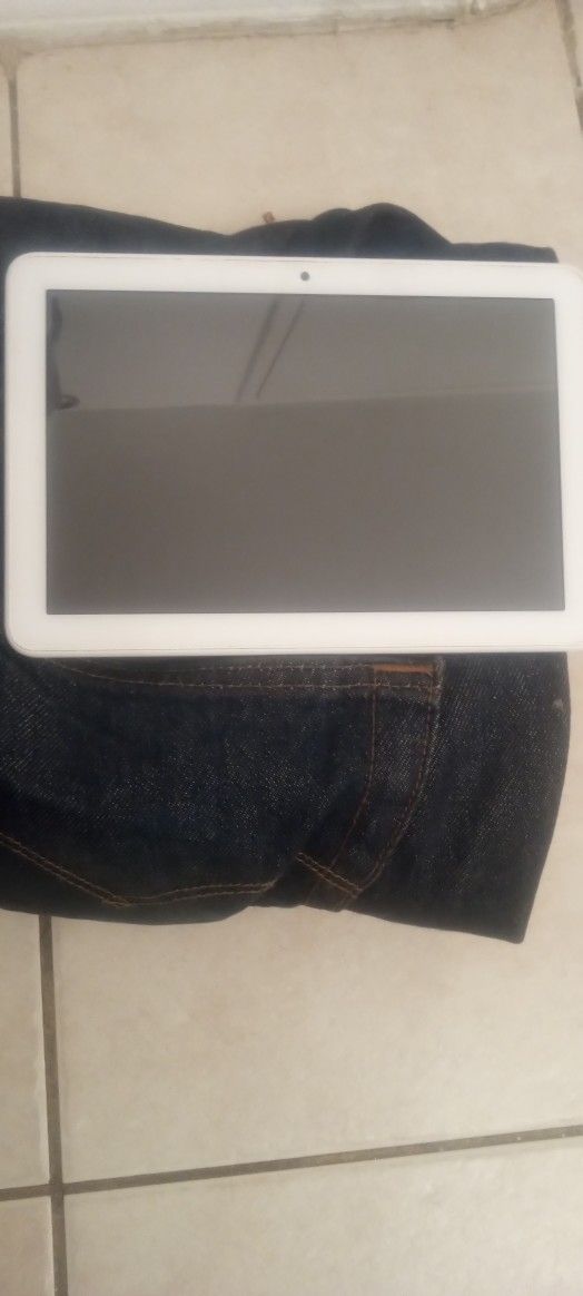 Practically Brand New Fire HD 8 Tablet For Sale.