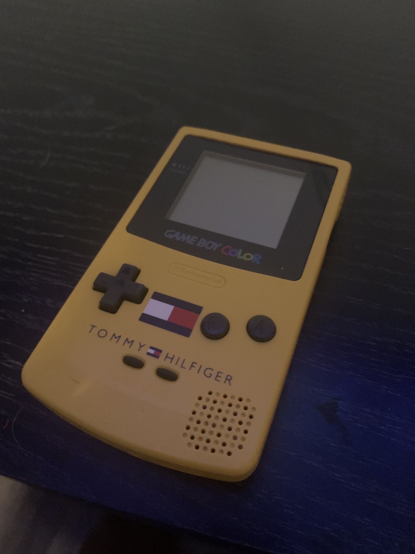 Tommy Hilfigur Gameboy Color
