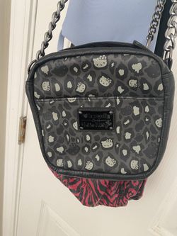 “ HeLLO KITTY” RARE Loungefly