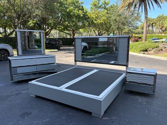 Modern 4-Piece Grey and Mirrored Bedroom Set king Size