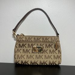 MICHAEL KORS MINI BAG. $100