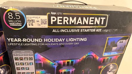 Permanent year round holiday lighting
