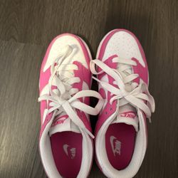 Girls Nike Low Dunk Sneakers