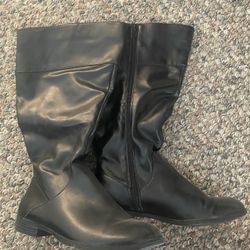 No brand, wide calf scrunched black boots, Size 6