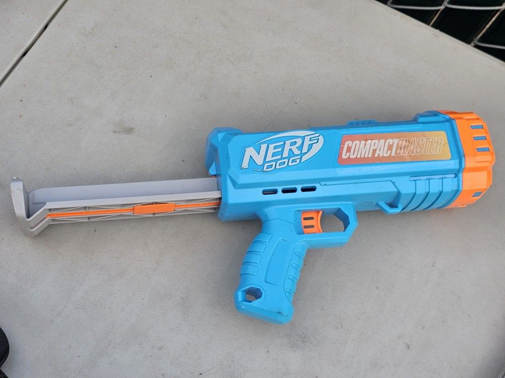Nerf Dog Compact Blaster