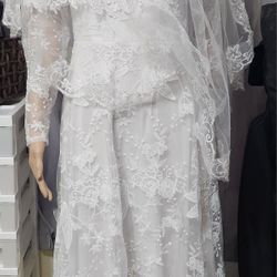 Wedding dress size 28 (US 6)