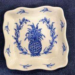 Blue Pineapple Williamsburg Porcelain Trinket Tray