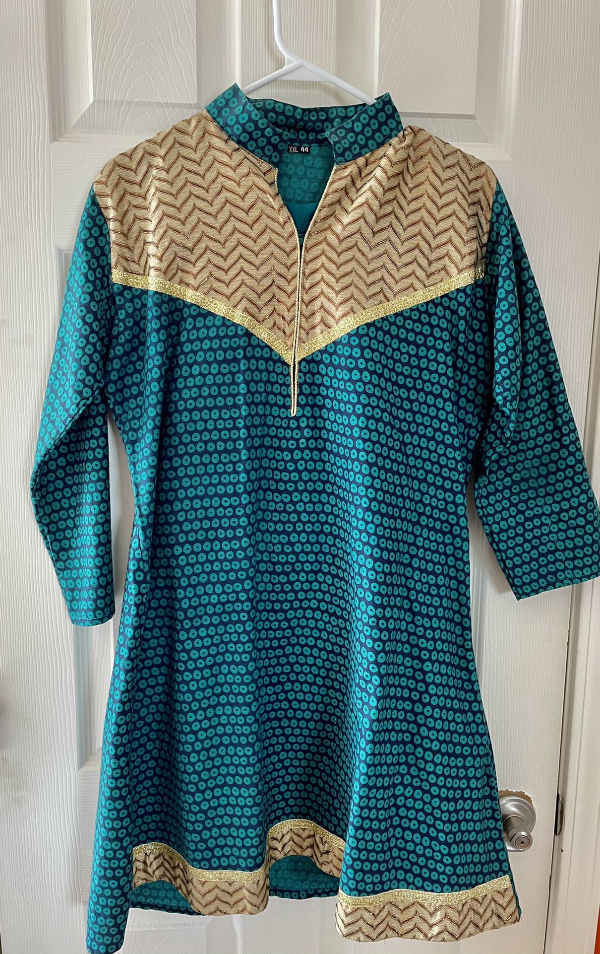New M-L  Tunic Teal And Gold Top  