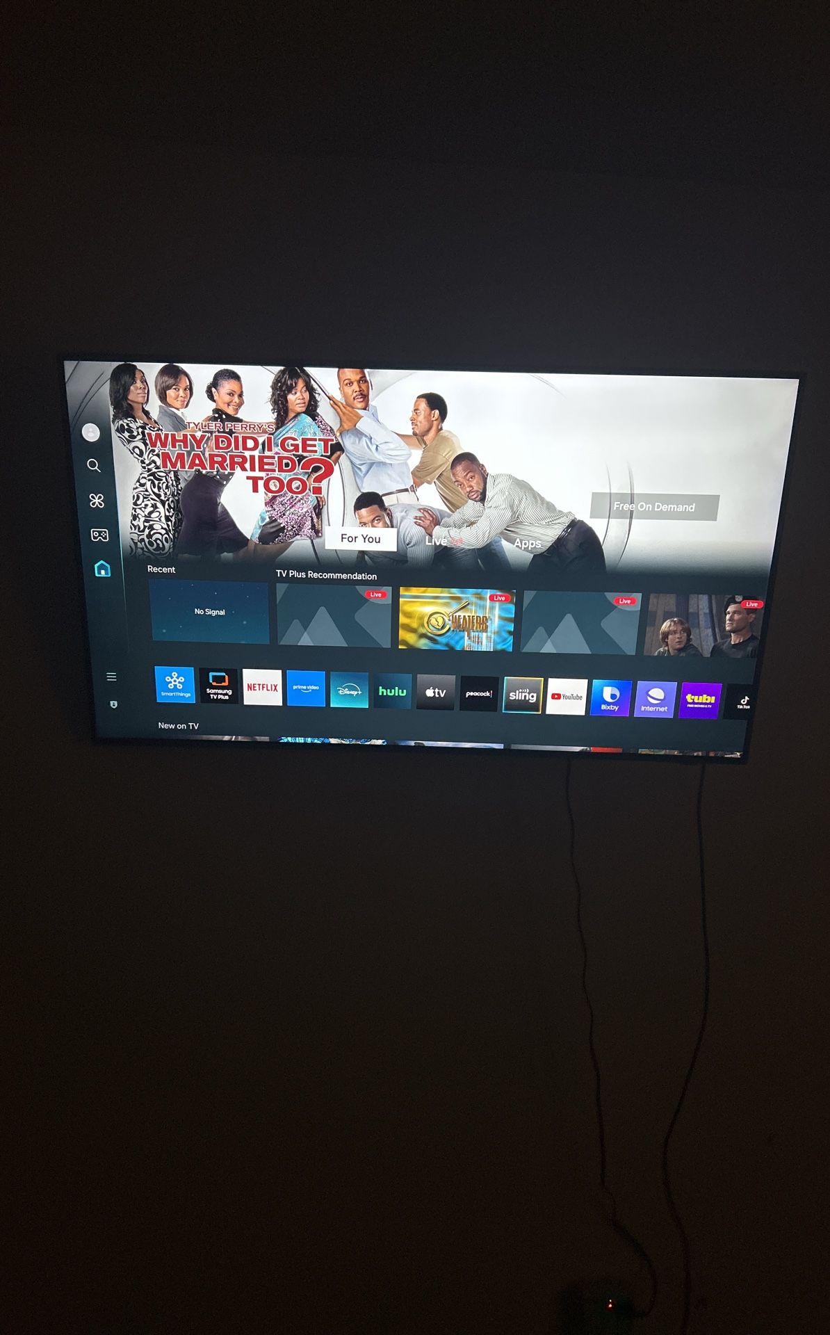 Samsung 65” Class DU8000 HDR UHD 4k SmartTV