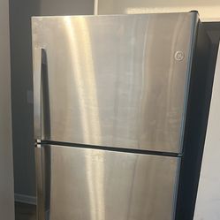 GE Refrigerator/Freezer