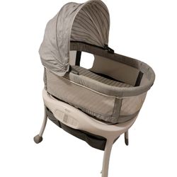 Graco Sense2Snooze Bassinet with Cry Detection Technology in Hamilton