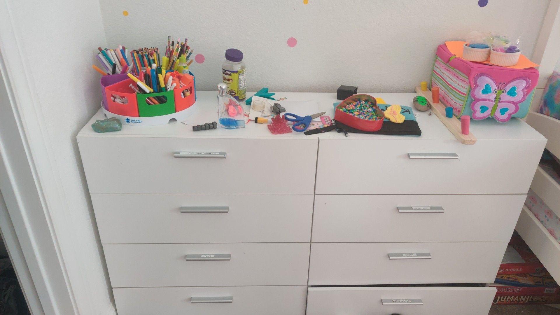 8 drawer white cabinet $195