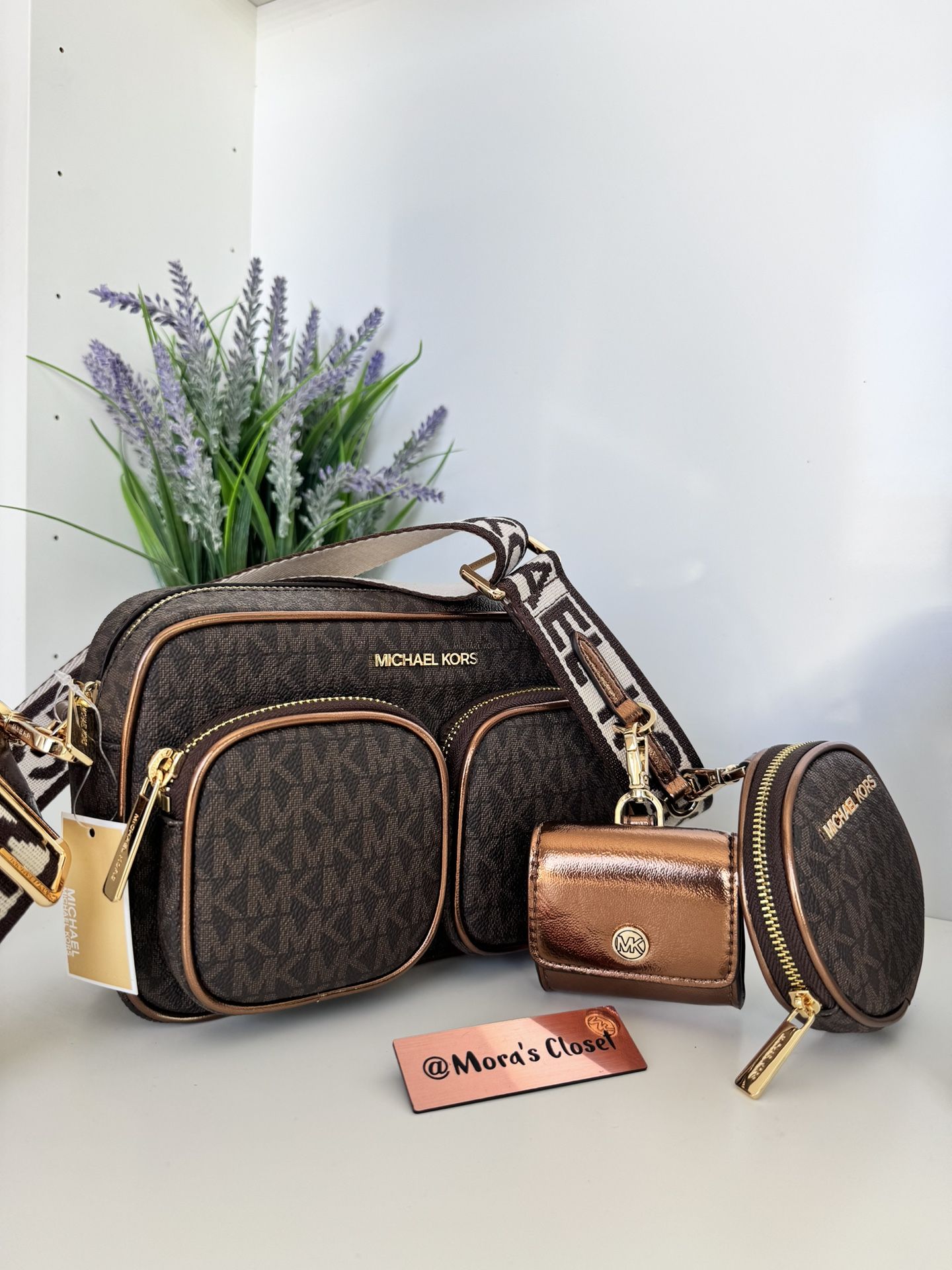 Michael Kors★JET SET ITEM MD PKT XBODY W ATTCH MICHAEL KORS JET SET ITEM MD POCKET CROSSBODY TECH ATTACHED