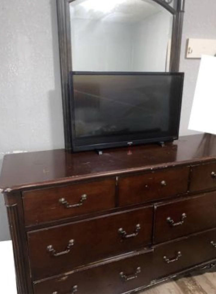 Brown dresser