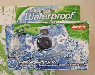 Supreme Fujifilm QuickSnap Waterproof Disposable Camera