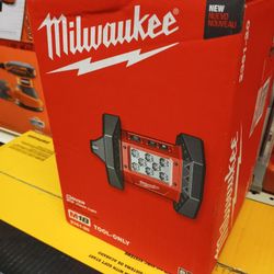 MILWAUKEE M18 FLOOD (TOOL ONLY)