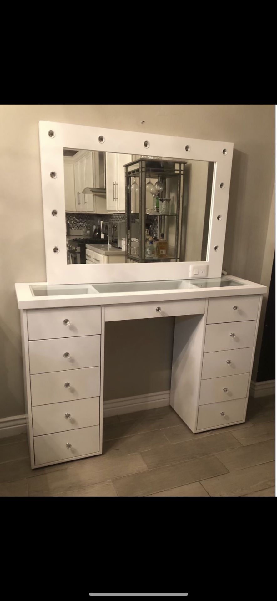 Vanity Desk With Mirror