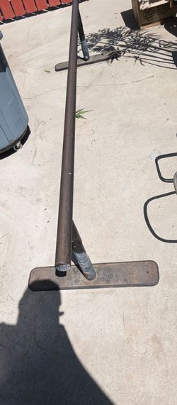 SKATEBOARD GRIND RAIL