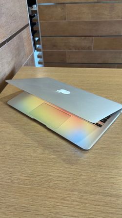 Apple MacBook Air 13” i5/8GB/256GB SSD $180