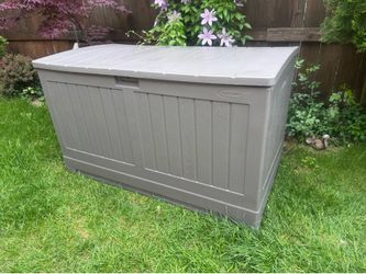 Suncast Outdoor Storage 200 Gallon  Plastic Deck Box