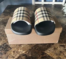 Burberry slides (PRICE IS NEGOTIABLE )