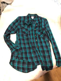 Beautiful woman shirt. ✨