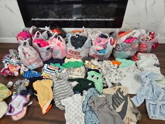 Baby clothes mas de 400pz.