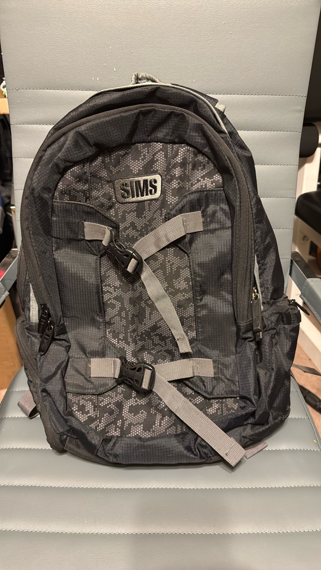 Sims (New) Snowboarding Backpack W/Camel Pack (never Used)