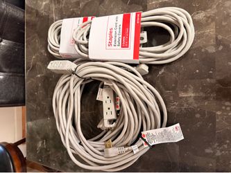 Staples 25’ Extension Cord 3 Outlets