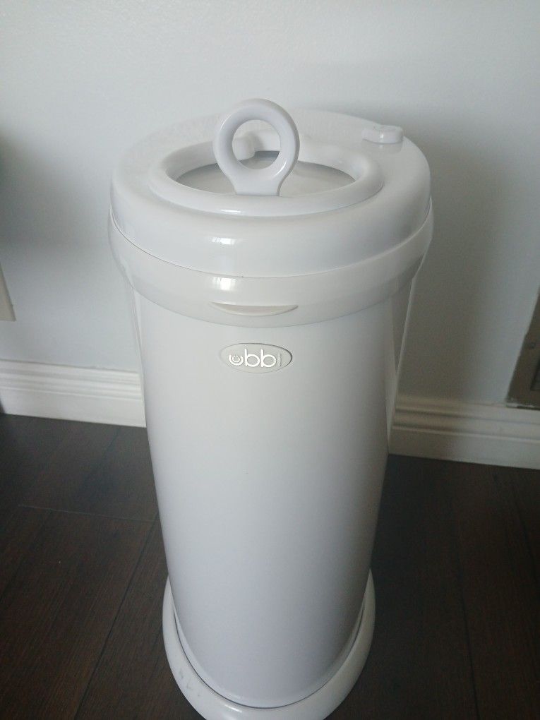 Ubbi Diaper Pail (New)