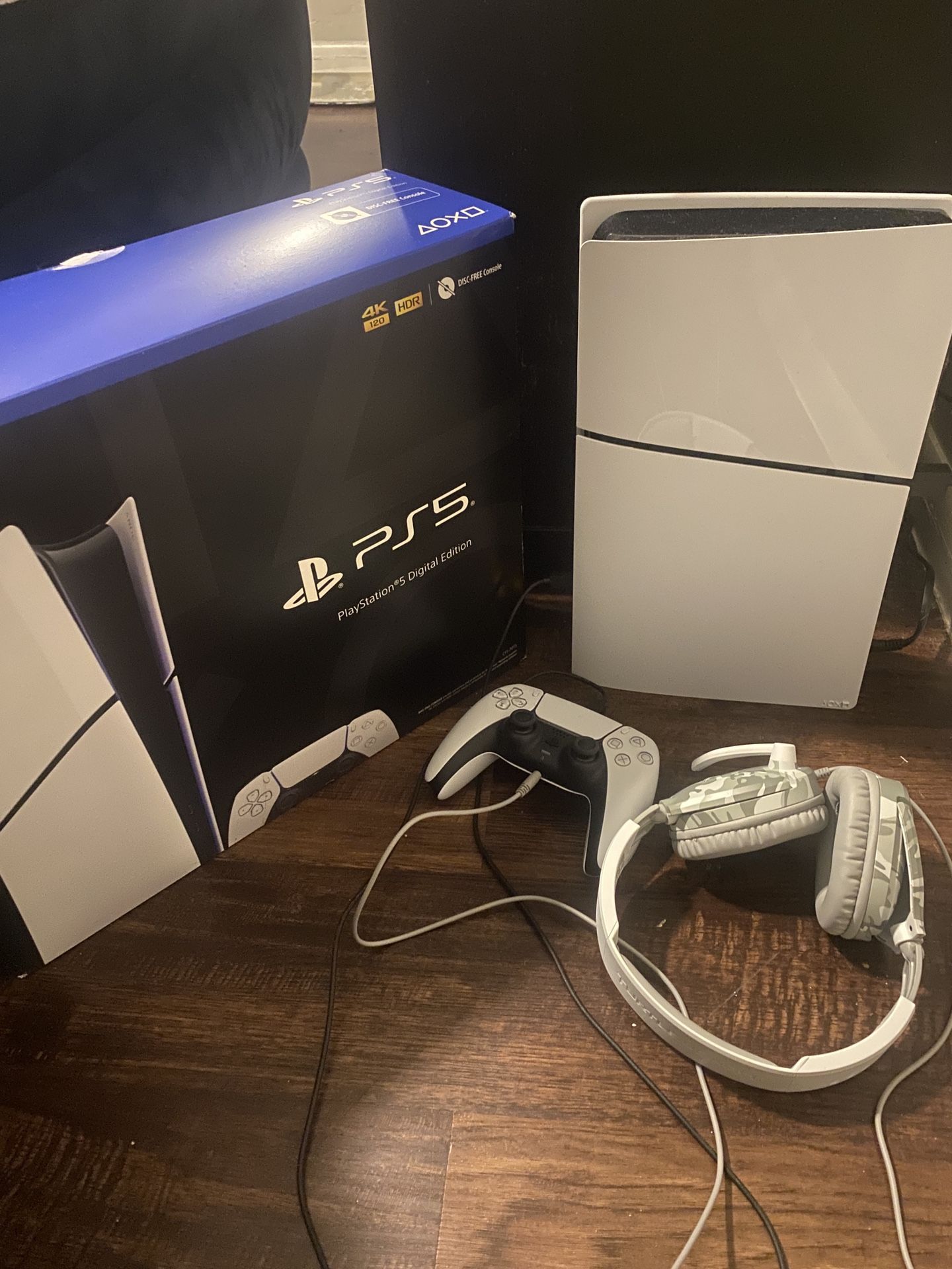 PS5 (Controller, Turtle Beach Headset)
