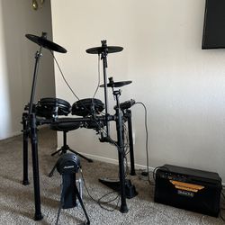 Electronic Drum Set With Amp 