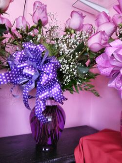 Vase flowers arregaments and rap buckets