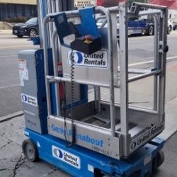 20 ’ Foot Run Around Vertical Lift - 2016 Genie GR-20