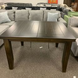 Urbana Dining Table