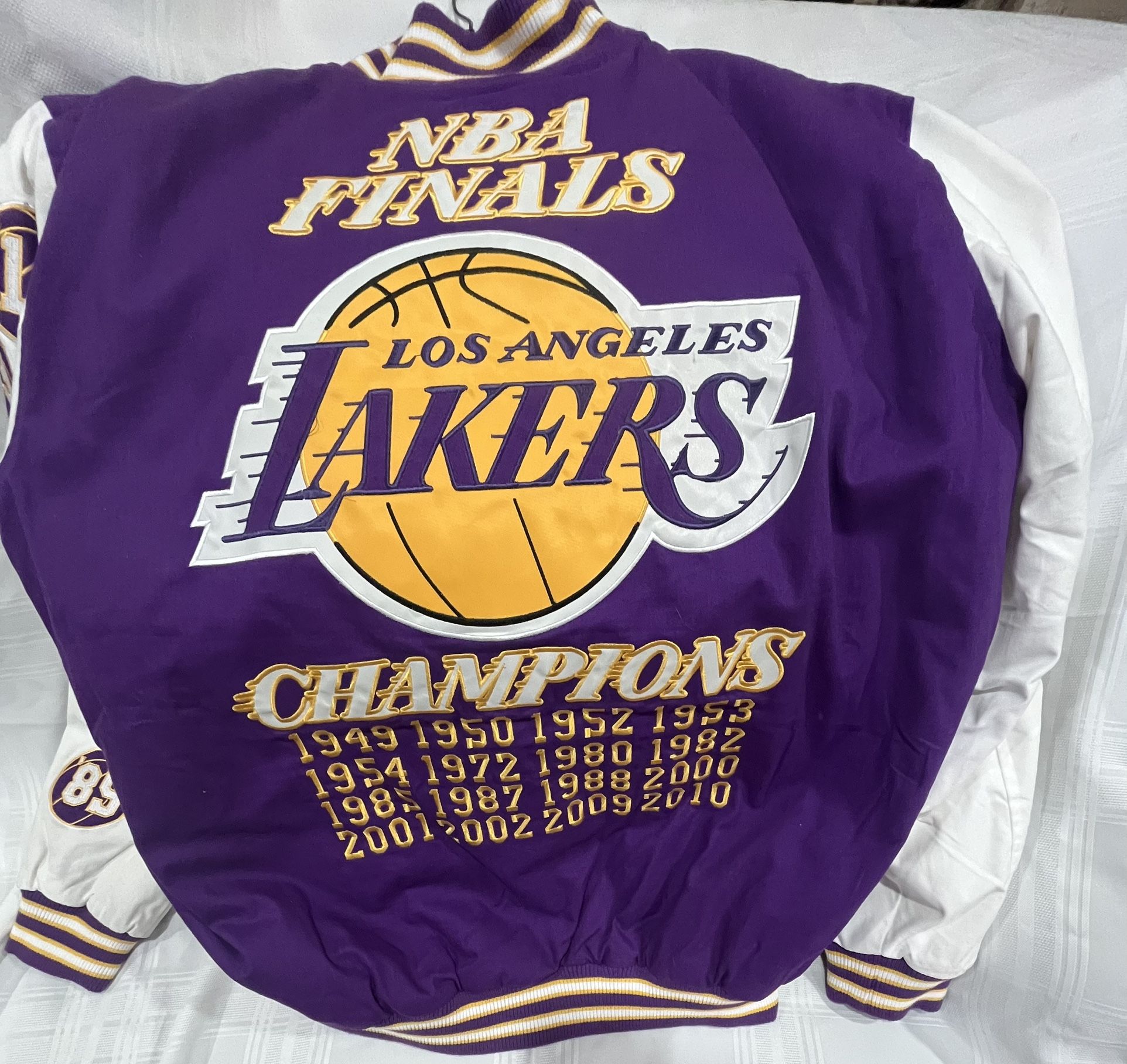 NBA FINALS CHAMPION LOS ANGELES LAKERS 